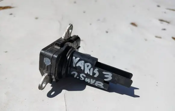 Toyota Yaris Mass air flow meter 222040V020