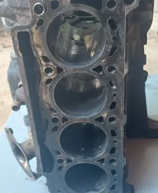 Renault Trafic II (X83) Engine block 