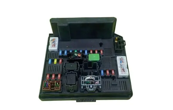 Nissan Qashqai Fuse box set 284B7JD02D BEZPIECZNIKOW