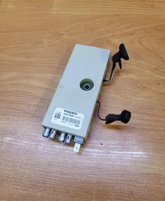 Volvo V70 Antenna control unit 30679658