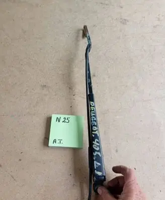 Peugeot 405 Front wiper blade arm 6896544845