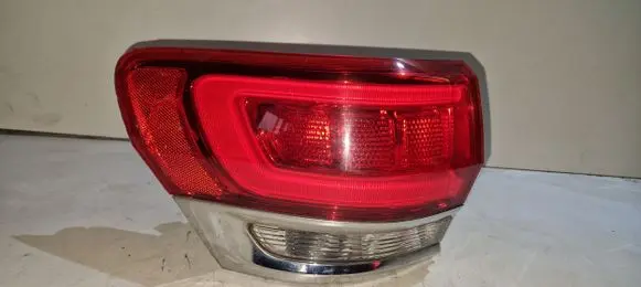 Jeep Grand Cherokee Rear/tail lights P68110017AC