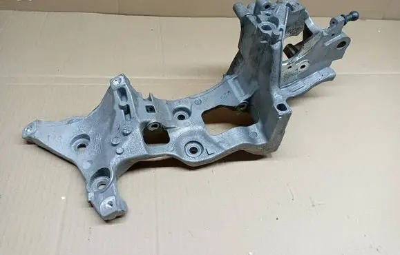 Skoda Octavia Mk4 Generator/alternator bracket 05L903141B V335A1S19C03 05L903143B