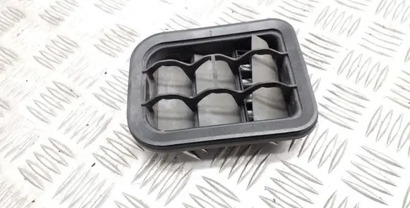 Audi A3 S3 8P Quarter panel pressure vent 1H0819465E