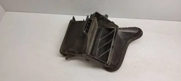 Volkswagen II LT Air intake duct part 650565D