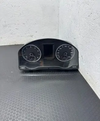Volkswagen Tiguan Speedometer (instrument cluster) 5N0920872 1173925519 VD10482203