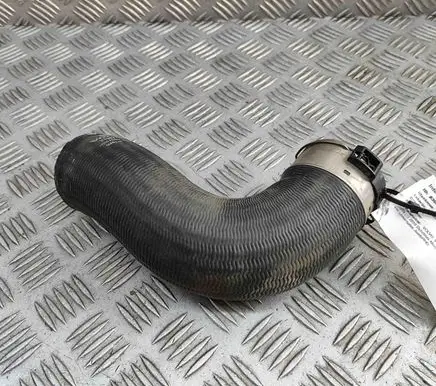 Volvo V60 Intercooler hose/pipe 31657761