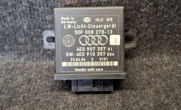Audi A8 S8 D3 4E Light module LCM 4E0907357 4E0910357 5DF00827813