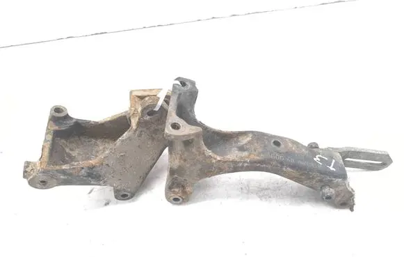 Volkswagen Transporter - Caravelle T3 Generator/alternator bracket 068903145D