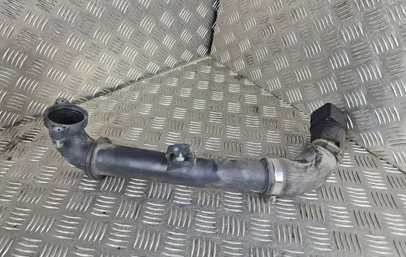 Volkswagen PASSAT B8 Intercooler hose/pipe 04L145770S