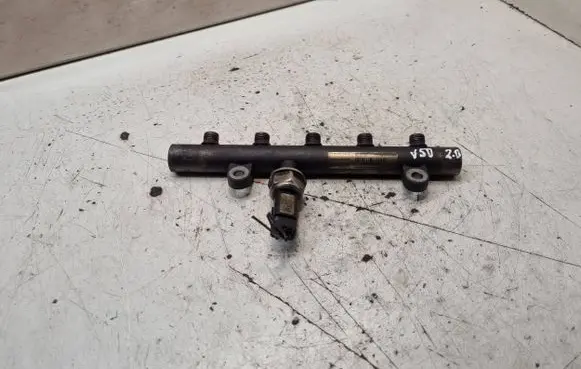 Volvo V50 Fuel main line pipe 5WS40041 20048161 2004510