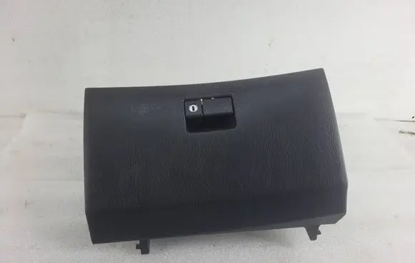 Toyota Avensis T220 Glove box 5555005030