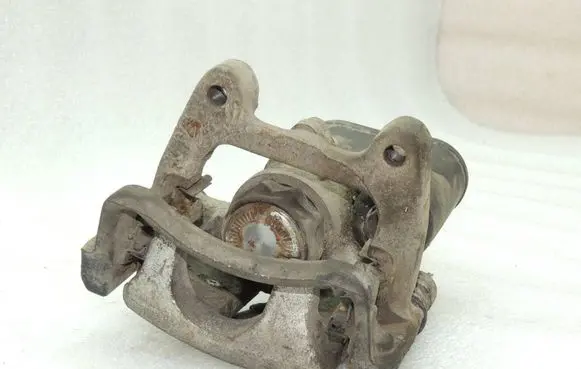Rear brake caliper