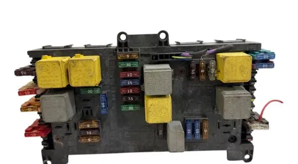 Mercedes-Benz Vito Viano W639 Fuse module 6395450201 356164