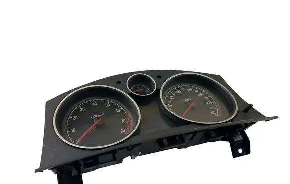 Opel Zafira C Speedometer (instrument cluster) 13267542