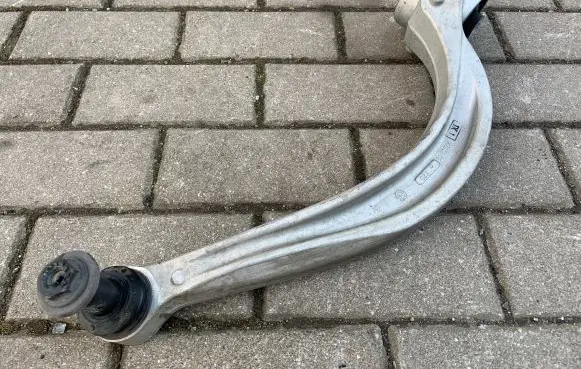 Audi Q7 4M Front lower control arm/wishbone 4M0407695C