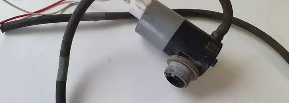 Toyota Avensis T270 Windscreen/windshield washer pump