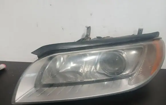 Volvo V70 Headlight/headlamp 31214168 6336100000