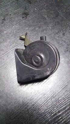 BMW 3 E30 Horn signal E30055306