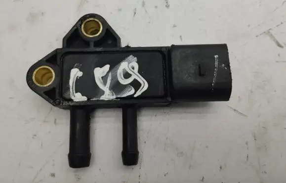 Mazda CX-5 Exhaust gas pressure sensor