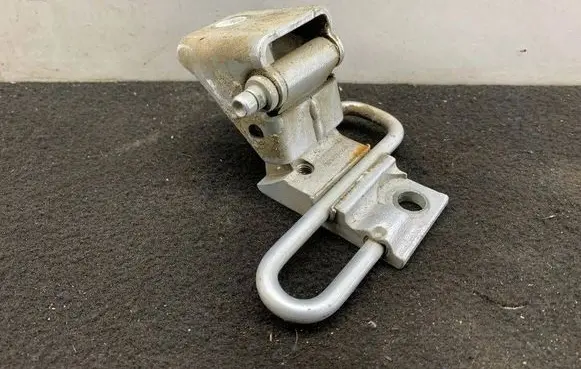 Volkswagen Touran I Rear door lower hinge 1T0833411C