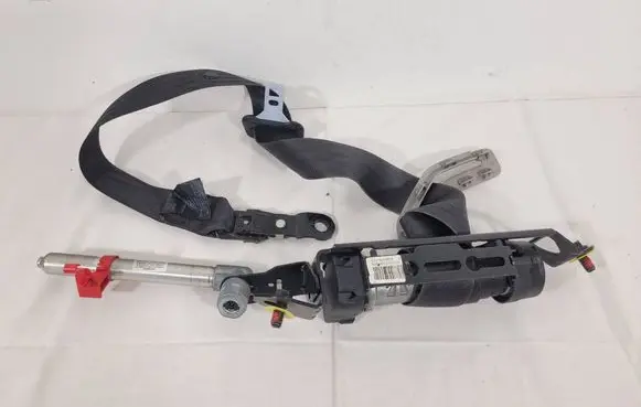 Volvo XC70 Front seatbelt 30734735 6075634R0A