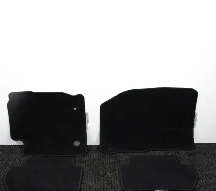Ford Ecosport Car floor mat set GN15B13017MBW GN15B13016MBW