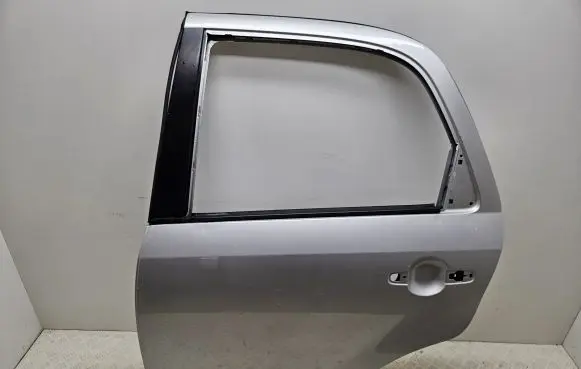 Suzuki SX4 Rear door
