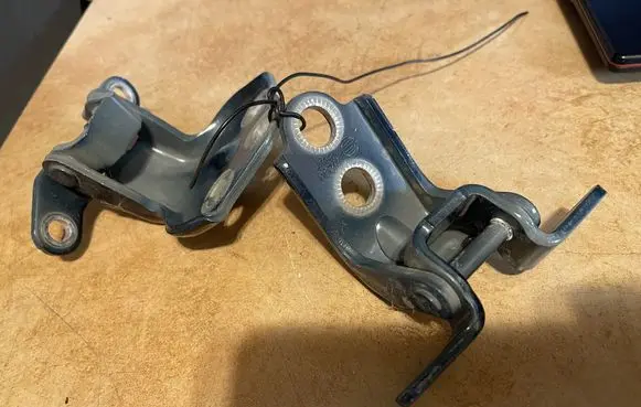 SsangYong Korando Front door upper hinge W200FRT