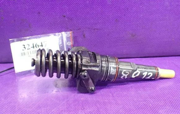 Audi A4 S4 B6 8E 8H Fuel injector 038130073AN
