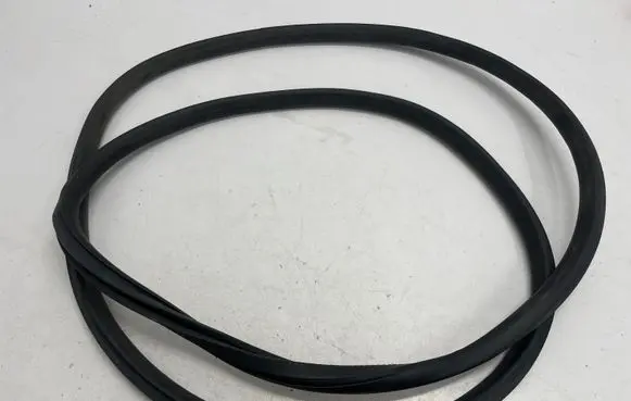 Mercedes-Benz GLE W167 Rear door rubber seal (on body) 