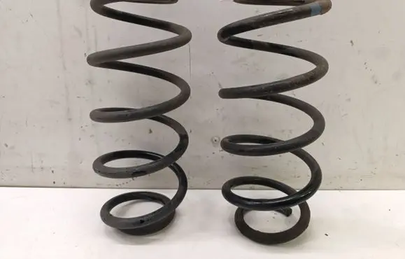 Mercedes-Benz GLA W156 Rear coil spring