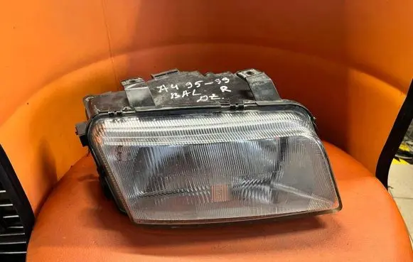 Audi A4 S4 B5 8D Headlight/headlamp 8D0941004C 67723181 1852840000