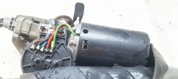 Renault Scenic I Wiper motor 0390241352