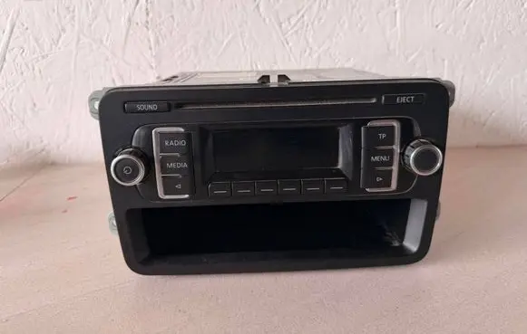 Volkswagen Golf VI Radio/CD/DVD/GPS head unit 5K0035156A