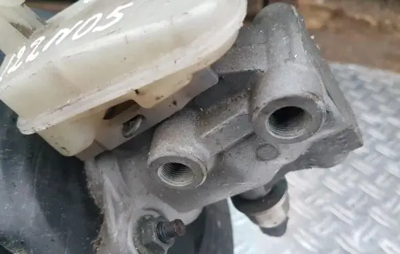 Nissan Murano Z50 Master brake cylinder
