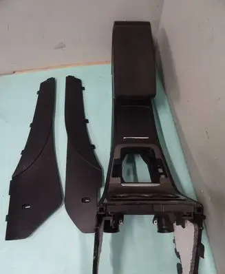 Volkswagen PASSAT B6 Center console 