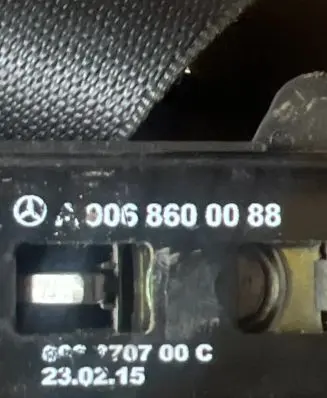 Mercedes-Benz Sprinter W906 Front seatbelt 601384100 A9068600088 000R-000