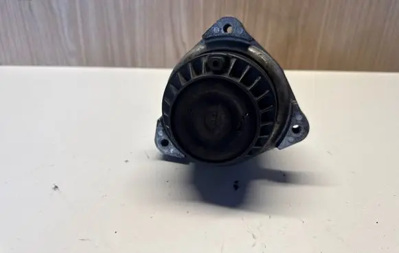 BMW 7 F01 F02 F03 F04 Engine mount bracket 57527810 151018 6777371