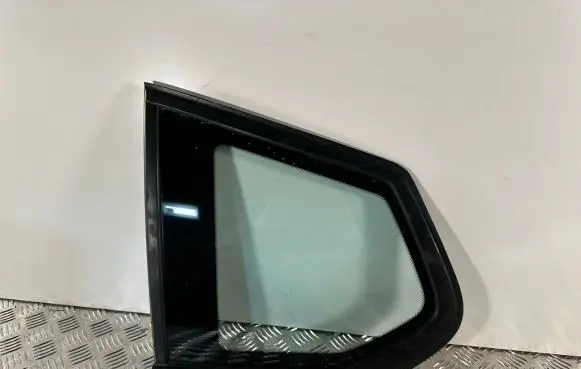 BMW X3 F25 Rear side window 720562307