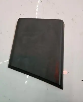 Rear fender molding trim