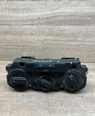 Volkswagen Touran I Climate control unit 537011CF