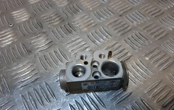 Porsche Cayenne (92A) Air conditioning (A/C) expansion valve 7P0820679A 7P0820679