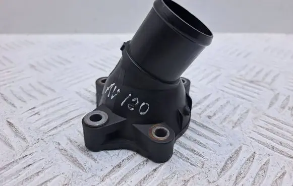 Toyota Avensis T250 Thermostat housing 163210R011