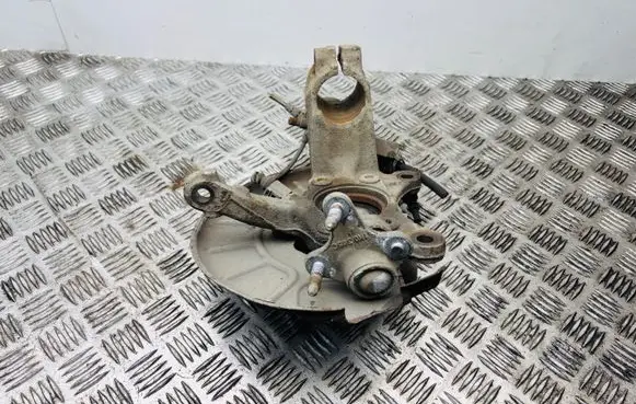Audi Q3 8U Front wheel hub 