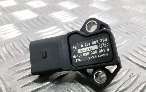 Volkswagen Golf VI Air pressure sensor 0281002399 038906051B