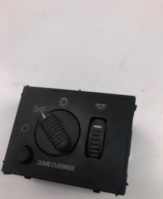 Chevrolet Silverado Light switch 15755595