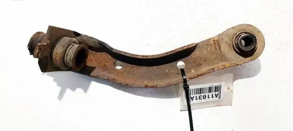 Renault Clio III Engine mount bracket