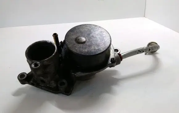 Ford Mondeo Mk III Vacuum pump XS7Q2A451BH