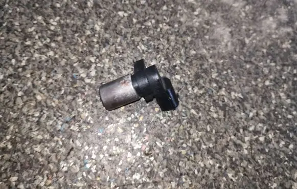 Subaru Outback Camshaft position sensor 9825